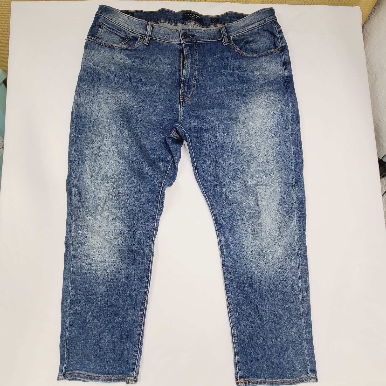 Lucky Brand Jeans 421 Athletic Slim Medium Wash Casual Comfort Mens 4030
